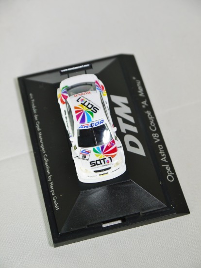 Herpa GmbH - 1-87 Motorsport Collection DTM Opel Astra V8 Coupe A. Menu No 16 05